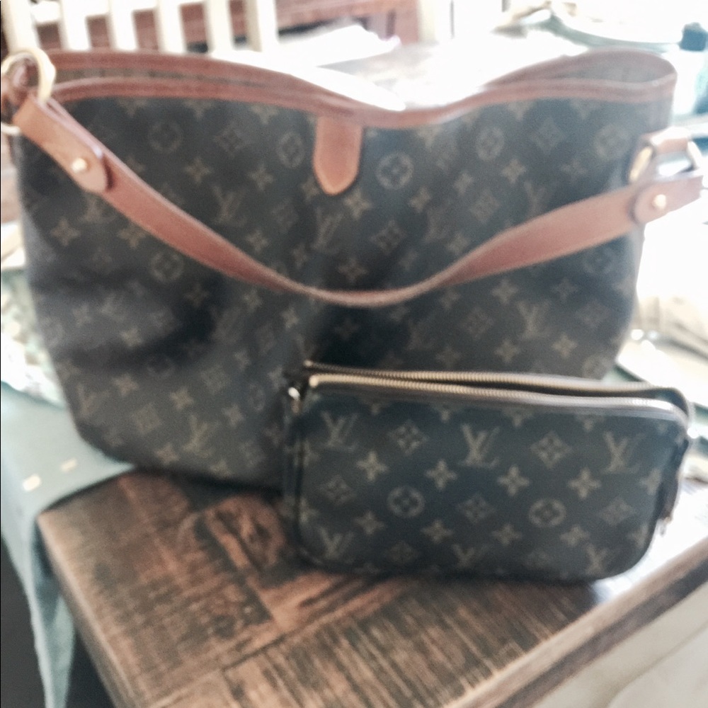 Authentic  leatherLouis Vuitton bag and makeup bag
